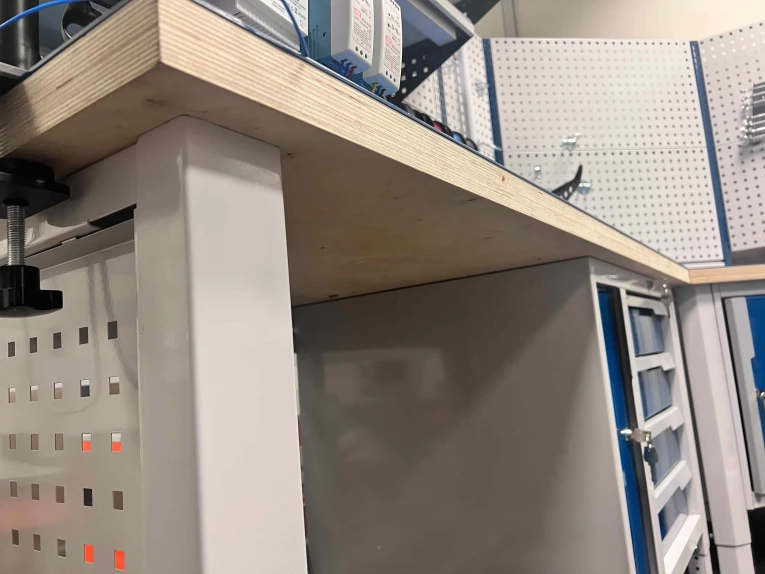 Стол-верстак Craft 1202.S14.3 купить в Иркутске Стол-верстак Craft 1202.S14.3 купить в Иркутске