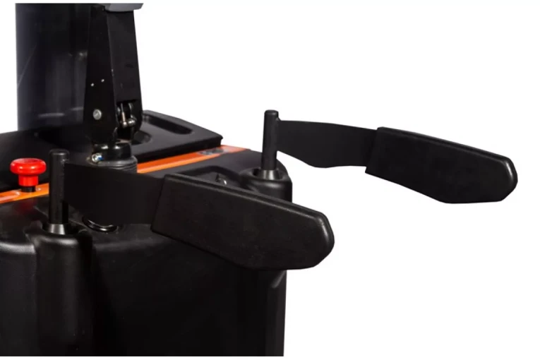 Штабелер электрический самоходный с платформой 1,5 т - 5,6 м Вилы: 1150 , АКБ Свинцово - кислотная, CL1556W SIBLINE купить в Иркутске