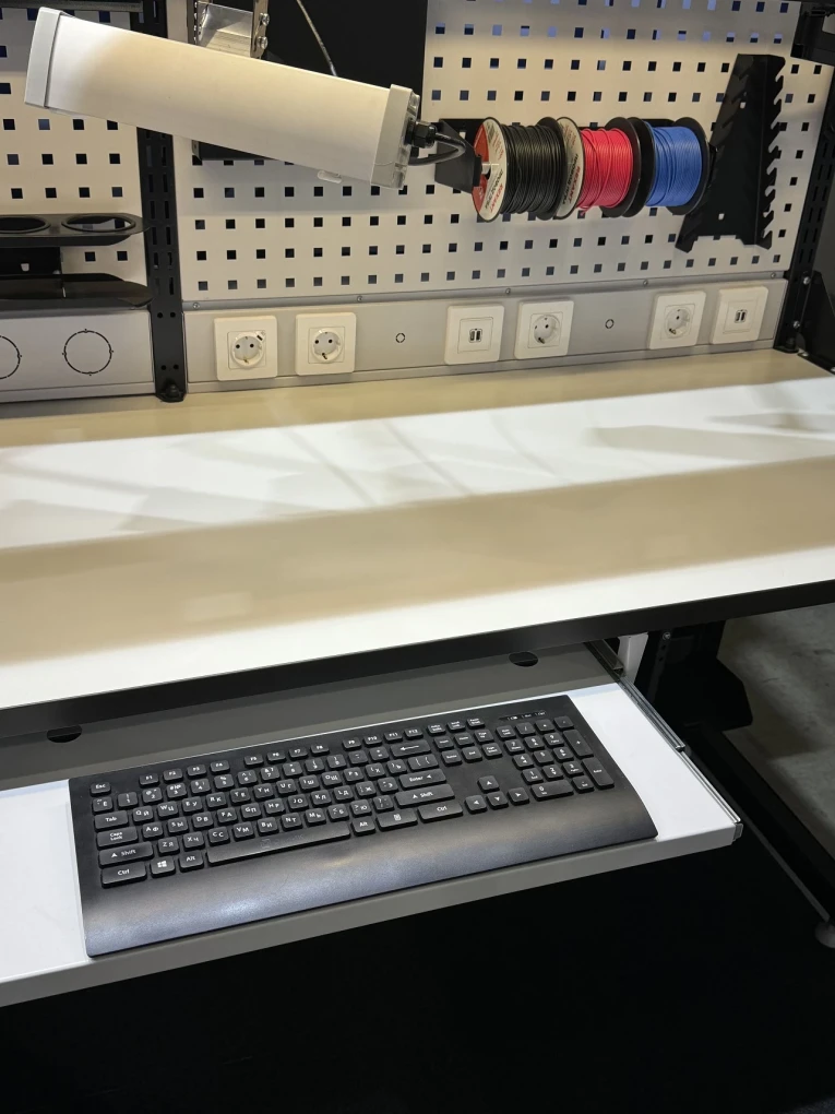 SPC Полка для клавиатуры купить в Иркутске SPC Полка для клавиатуры купить в Иркутске