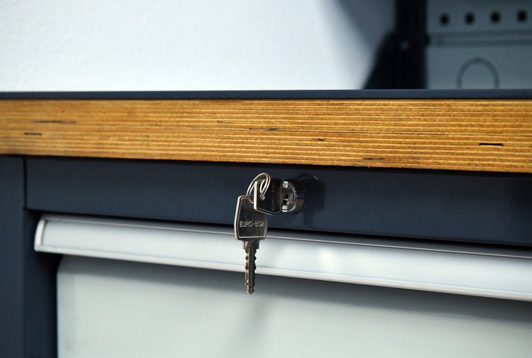 Верстак FBK 1551.17.3-2F купить в Иркутске Верстак FBK 1551.17.3-2F купить в Иркутске