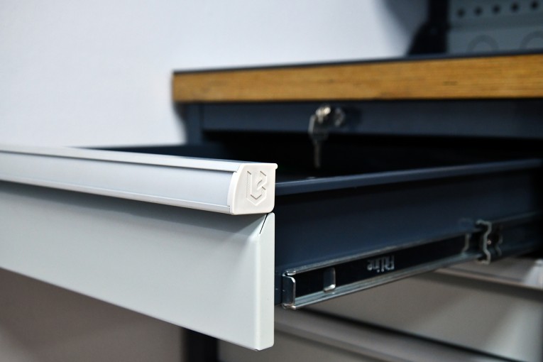 Верстак FBK 1551.17.3-2F купить в Иркутске Верстак FBK 1551.17.3-2F купить в Иркутске